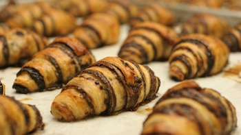 El rugelach es un dulce judío de origen askenazi de Polonia. Es muy popular en Israel, donde se lo encuentra en la mayoría de los cafés y panaderías