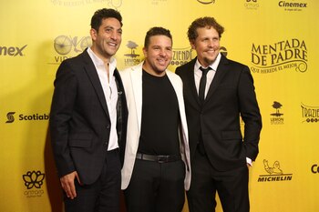 Moisés Chiver, Mark Alazraki, Gaz