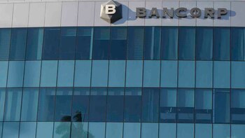 Fachada del Bancorp en su