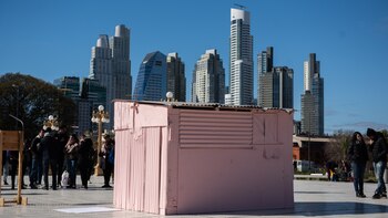 El contraste entre las viviendas de los barrios populares y las torres de Puerto Madero (Adrián Escandar)