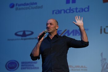 Estanislao Bachrach, ex docente de Harvard cautivó a los presentes con su charla cambia tu pensamiento, cambia tu mundo