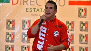 El gobernador con licencia, Alejandro