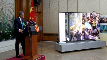 El embajador chino Liu Xiaoming también