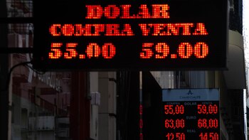 El dólar cerró ayer a