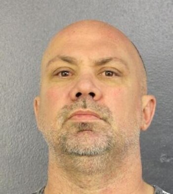 Nelson, que reside en la localidad de Parkland, le dijo a la mujer que morirán juntos. (Foto: Oficina del Alguacil del Condado de Broward)