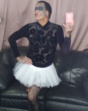 Sus papás lo abandonaron junto con