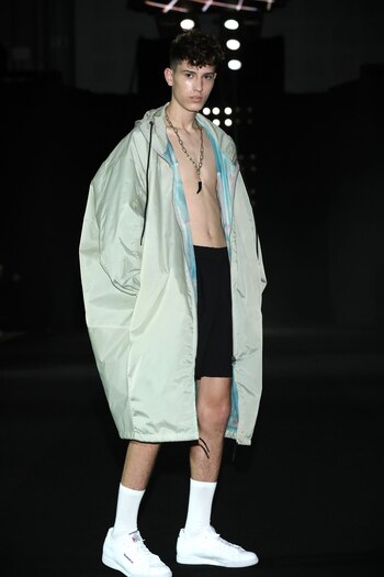 Raimondi fue la única colección masculina, presentó su colección primavera-verano 2020 en la semana de la moda de Buenos Aires con una continuación de la colección de invierno con la incorporación de prendas más livianas