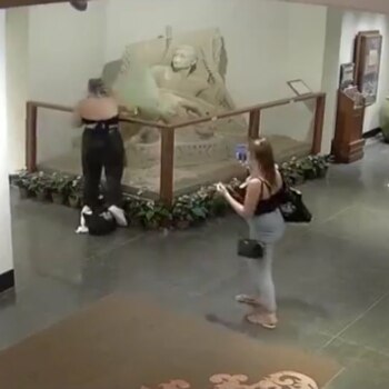 El dueño de la escultura