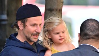 Bradley Cooper con su hija