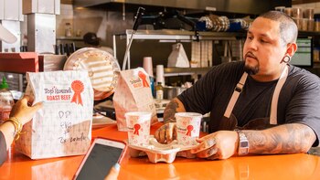 Ricky López tiene cuatro restaurantes: