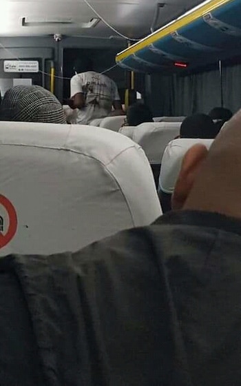 El secuestrador dentro del ómnibus