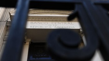 Fachada del Banco Central (Maximiliano