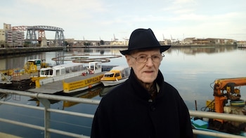 James paseando por La Boca