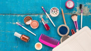 Maquillaje en el avión, una