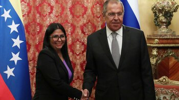 Delcy Rodríguez junto a Sergei