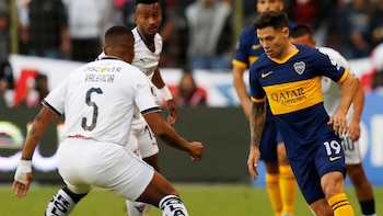 En la ida, en Ecuador, el titular fue Zárate. En la Bombonera, es la hora de Tevez (Foto: Reuters)