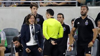 Matías Almeyda fue expulsado en el encuentro ante Los Ángeles FC (AP Photo/Marcio Jose Sanchez)