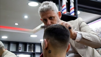 Por día suele cortarle el