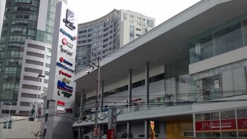 La balacera ocurrió en la salida ubicada cerca de la zona bancaria de la plaza comercial mexiquense (Foto: Google Maps)