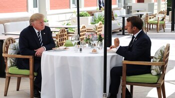 Donald Trump junto a Emmanuel