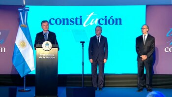 Macri, en Santa Fe, en el homenaje por los 25 años de la reforma de la Constitución