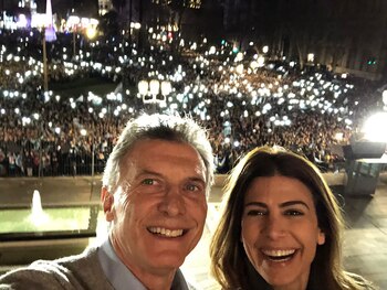 Selfie de Macri y Awada
