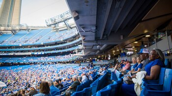 Alvino, a la derecha, durante