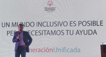Diego Pando, presidente de la OEA, brindó un discurso de agradecimiento para coronar una noche solidaria