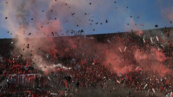 El estadio Monumental lució colmado