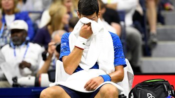 Novak DJokovic no pudo continuar contra Wawrinka (Reuters)