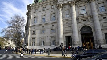 Colas en el Banco Nación,