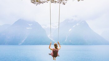 La percepción de los argentinos frente a las mujeres que viajan en su propia compañía es positiva, se las considera independientes (62%), seguras de sí mismas (48%) y aventureras (48%) (Shutterstock)