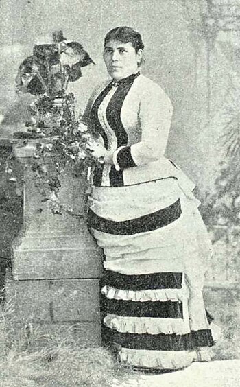 Andrea Santillán, esposa de Juan
