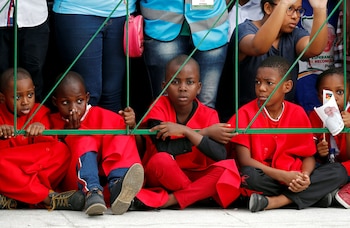 Un grupo de chicos en