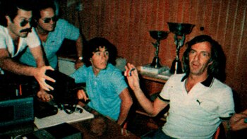 Menotti y Maradona durante la