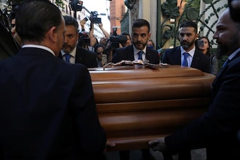El hijo único de Camilo Sesto viajó a Madrid para acudir a la capilla ardiente y despedirse de su padre (Foto: Susana Vera/Reuters)