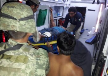 Hubo lesionados de ambos bandos, y todos tuvieron que ser atendidos en el lugar de los hechos (Foto: Especial)