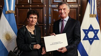 Galit Ronen, embajadora de Israel en Argentina, junto al presidente Mauricio Macri (Presidencia)