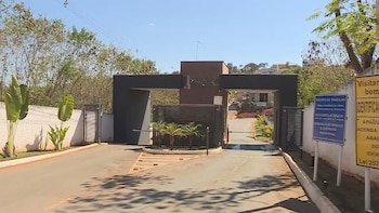 La entrada de la vivienda donde habría ocurrido el episodio con Juan Cazares (capturas de TV Globo)