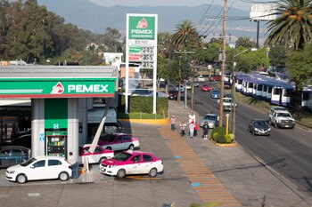 Varias gasolineras de la República