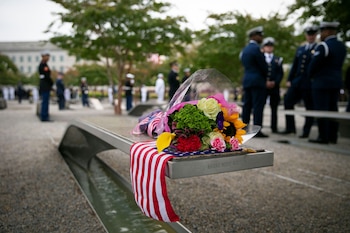 Ofrendas frente al Pentágono, en