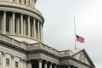 La bandera a media asta