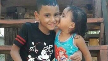 Los niños Dayron, de 8