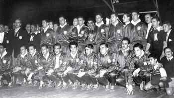 El plantel de básquet de Argentina campeón del mundo en 1950