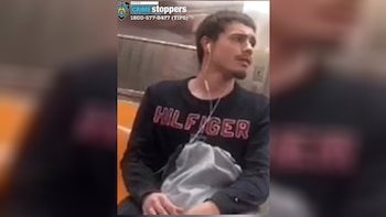 El joven de entre 20