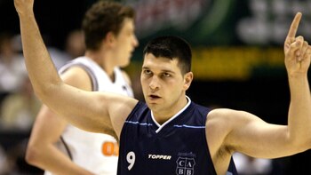 Gabriel Fernández, uno de los integrantes del plantel argentino que se adjudicó la medalla de oro en Atenas 2004 (REUTERS)