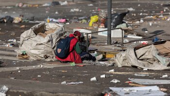 Las carpas bloquearon el tránsito sentido a Constitución, entre Avenida de Mayo y Belgrano