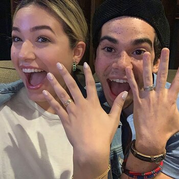 Cameron junto a su hermana