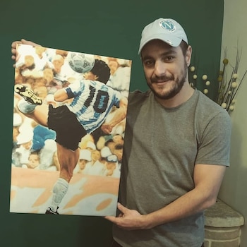 Walter Rotundo admira a Maradona