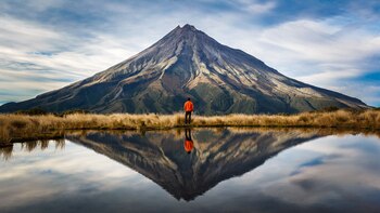 Nueva Zelanda tampoco es ajena a paisajes impresionantes, con montañas imponentes y lagos turquesas